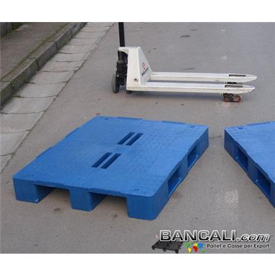 Rack-100x120-CP1-S3-F4-T-NL-II-ER - Bancale Rettangolare in Plastica 1000x1200 mm. Piano Chiuso con 4 Fessure al centro e 3 Slitte sotto; Peso  20 Kg. Colore Blue.