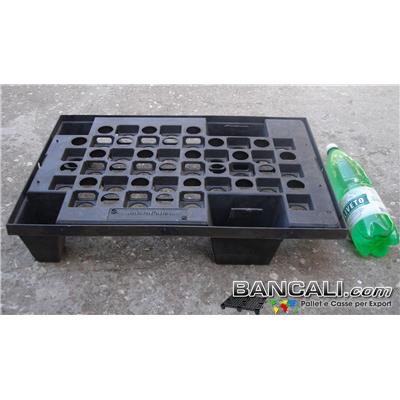 microPALLET® in Plastica 400x600 mm. Pianale grigliato , 4 Piedi  Asimmetrico Inforcabile su 4 Lati ( 4 Vie), EXPORT-PALLET® Peso Tara  1,6 Kg. 